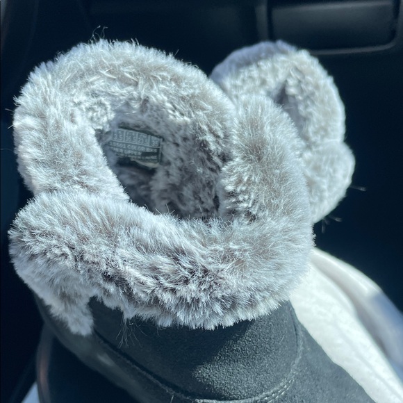 Skechers Black Ankle Boots with Gray Fur Air cooled Goga mat - Picture 10 of 11